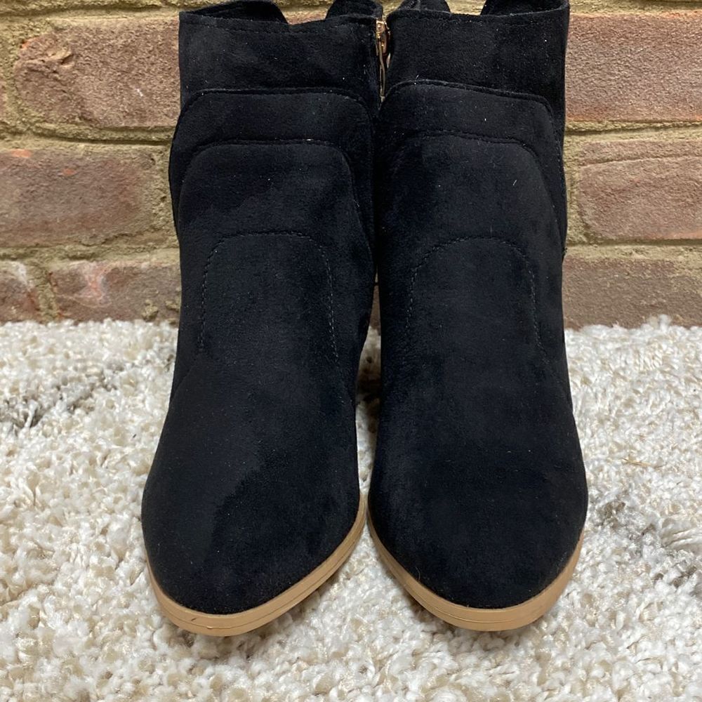 A Rider Girl Black Suede Tassel Booties Size 6.5 NWOT - Picture 5 of 9